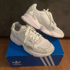 Adidas Falcon Sneaker